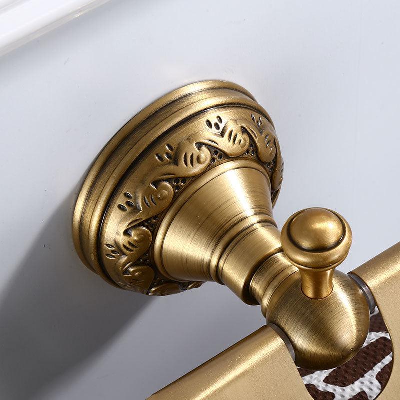 Carved paper towel holder - Pacisia
