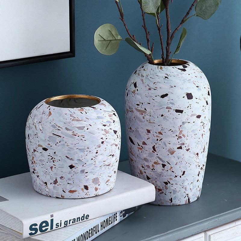 Ceramic Vase Dry Flower Arrangement In Living Room - Pacisia