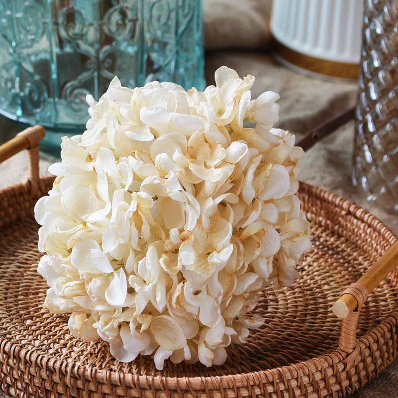 Embroidery And Artificial Flower Decoration Living Room - Pacisia