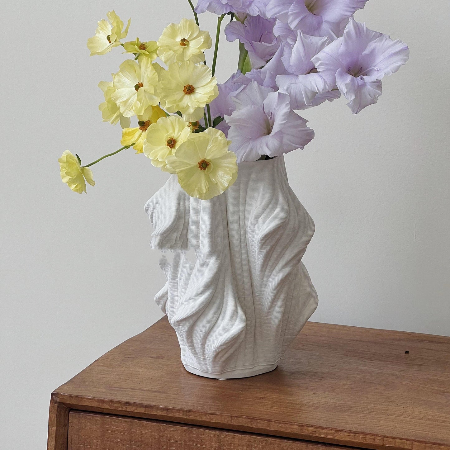 3D Printed White Ceramic Vase Premium Floral Ornament - Pacisia