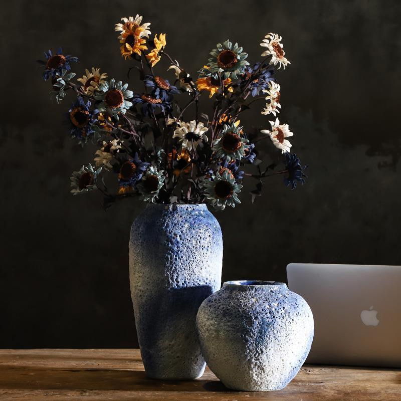 A Starry White Vase With Dried Flowers - Pacisia