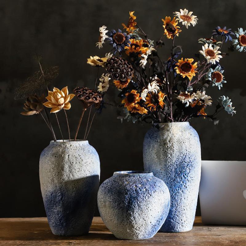 A Starry White Vase With Dried Flowers - Pacisia