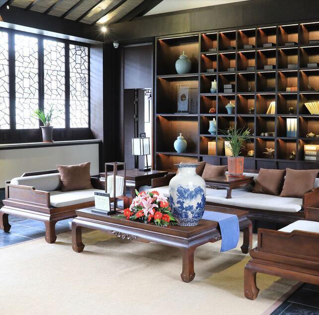 Blue And White Porcelain New Chinese Style Vase Ornament - Pacisia