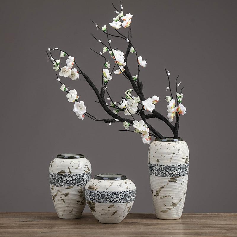 Ceramic Vase Decoration Of Flower Arrangement In Living Room - Pacisia