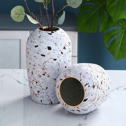 Ceramic Vase Dry Flower Arrangement In Living Room - Pacisia