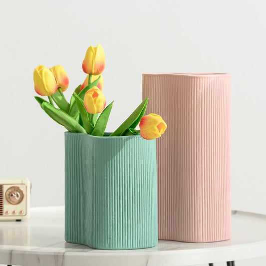Ceramic Vertical Striped Vase With Flower Arrangement Decoration - Pacisia