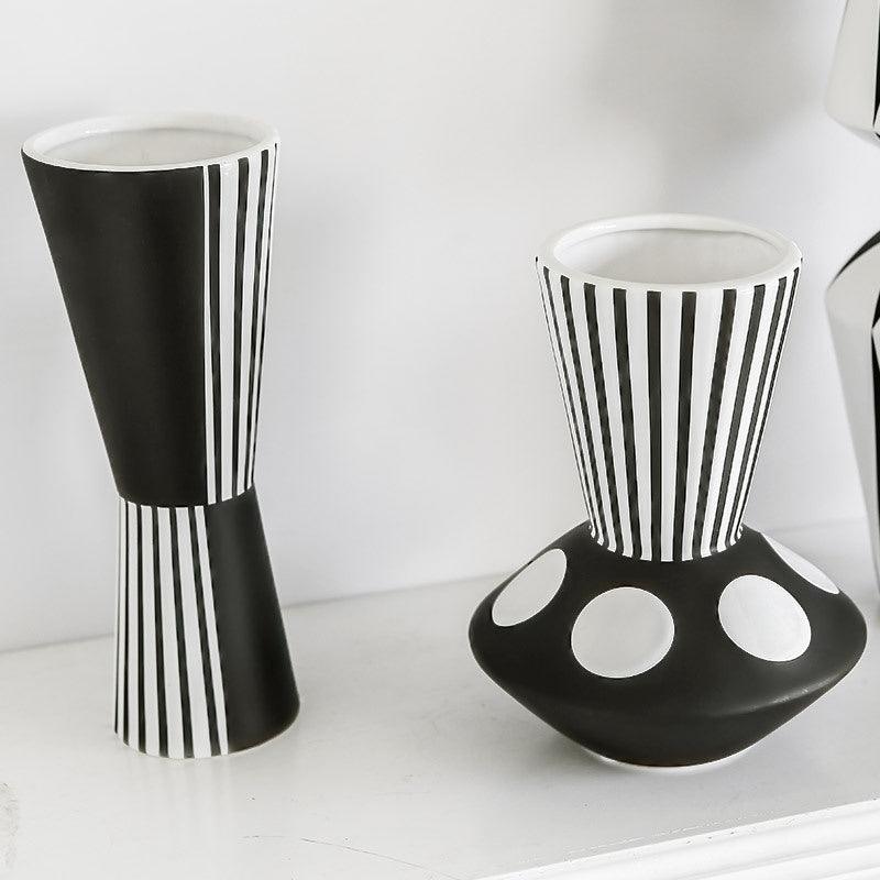 Creative black and white geometric ceramic vase - Pacisia