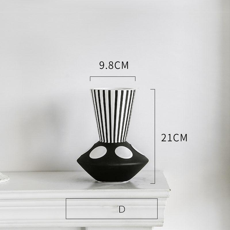 Creative black and white geometric ceramic vase - Pacisia