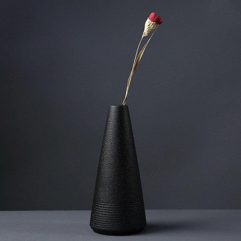 Creative black ceramic small vase - Pacisia