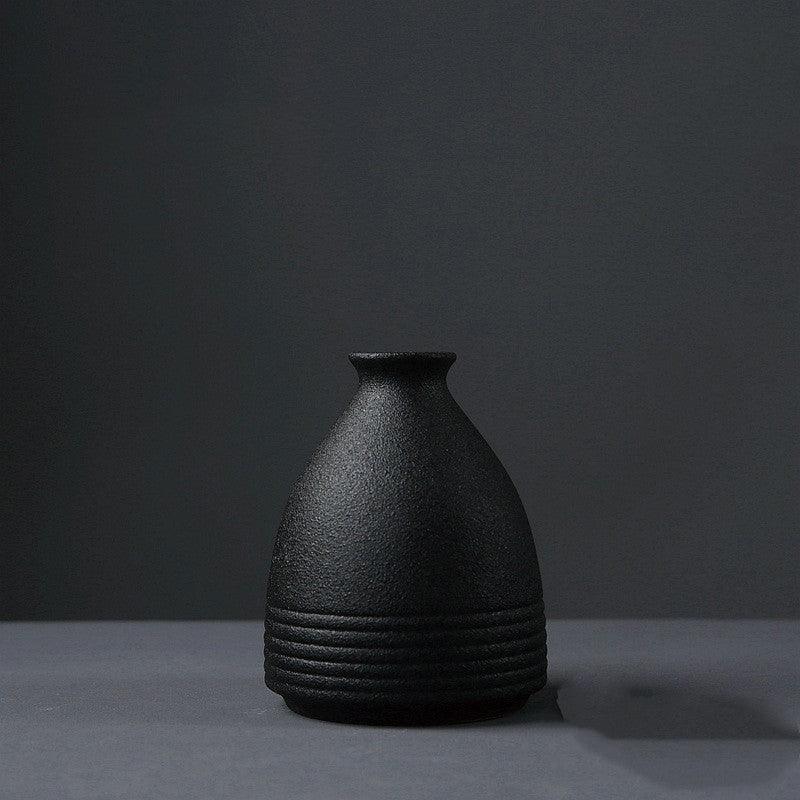 Creative black ceramic small vase - Pacisia