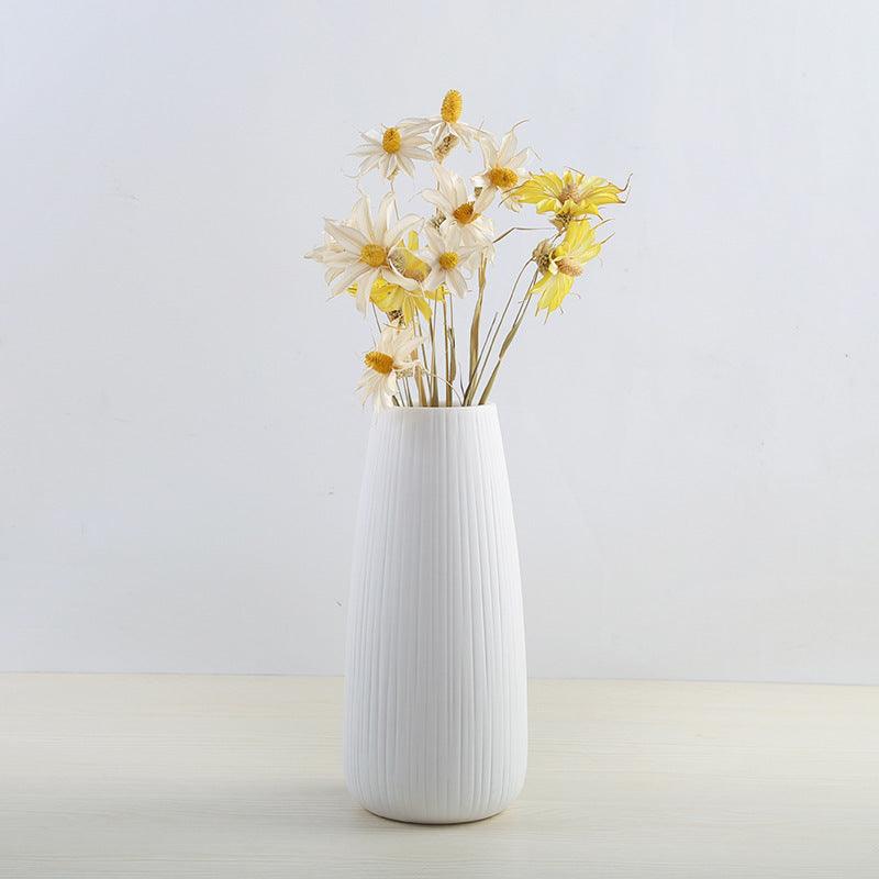 Decoration white ceramic vase - Pacisia