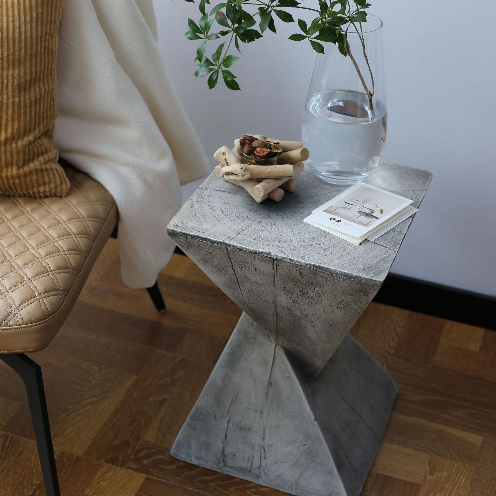 Edge Table, Minimalist Geometric Coffee Table - Pacisia