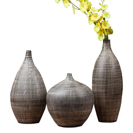 Hand carved black and white chaotic line vase - Pacisia
