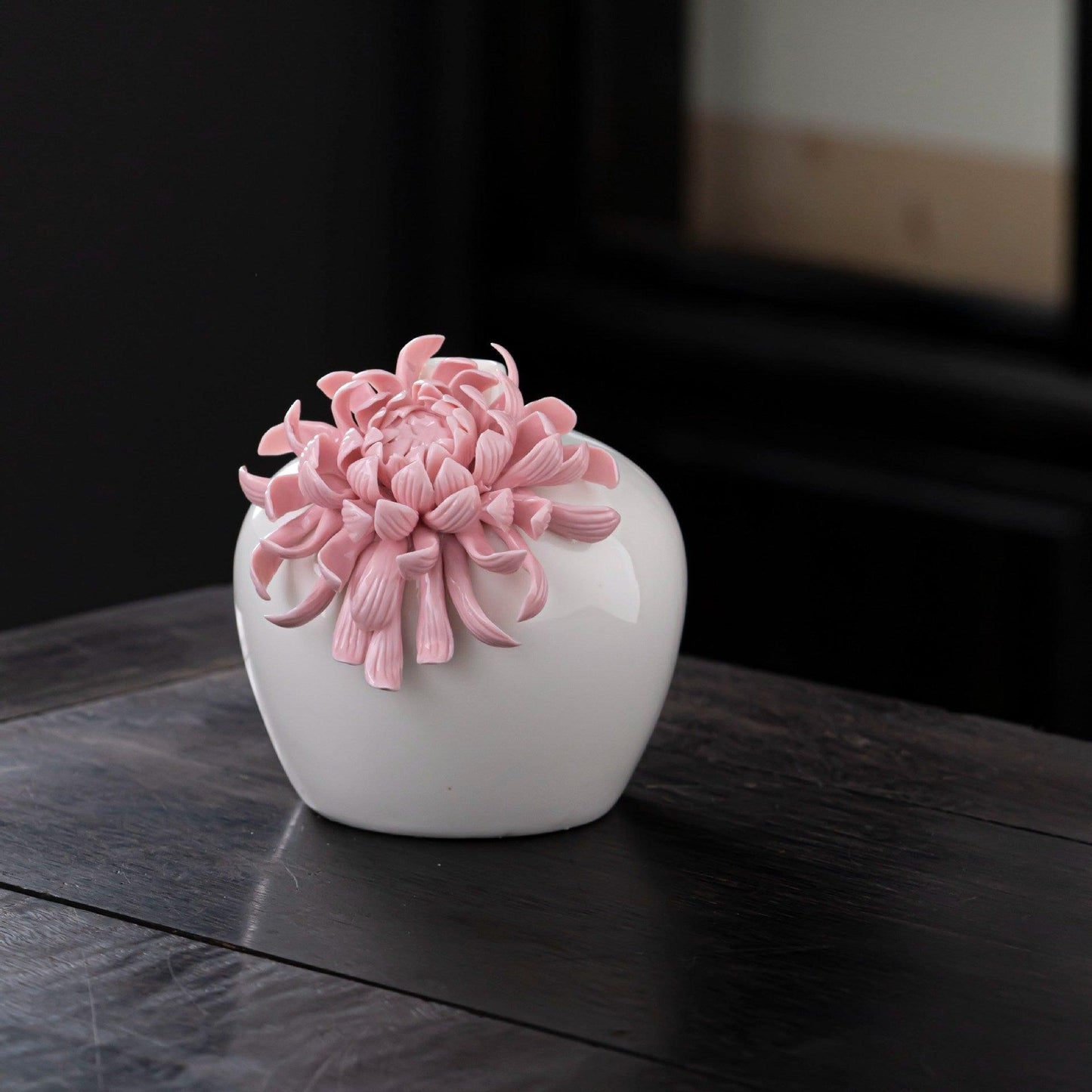 Hand Held Ceramic Flower Vase Pink - Pacisia