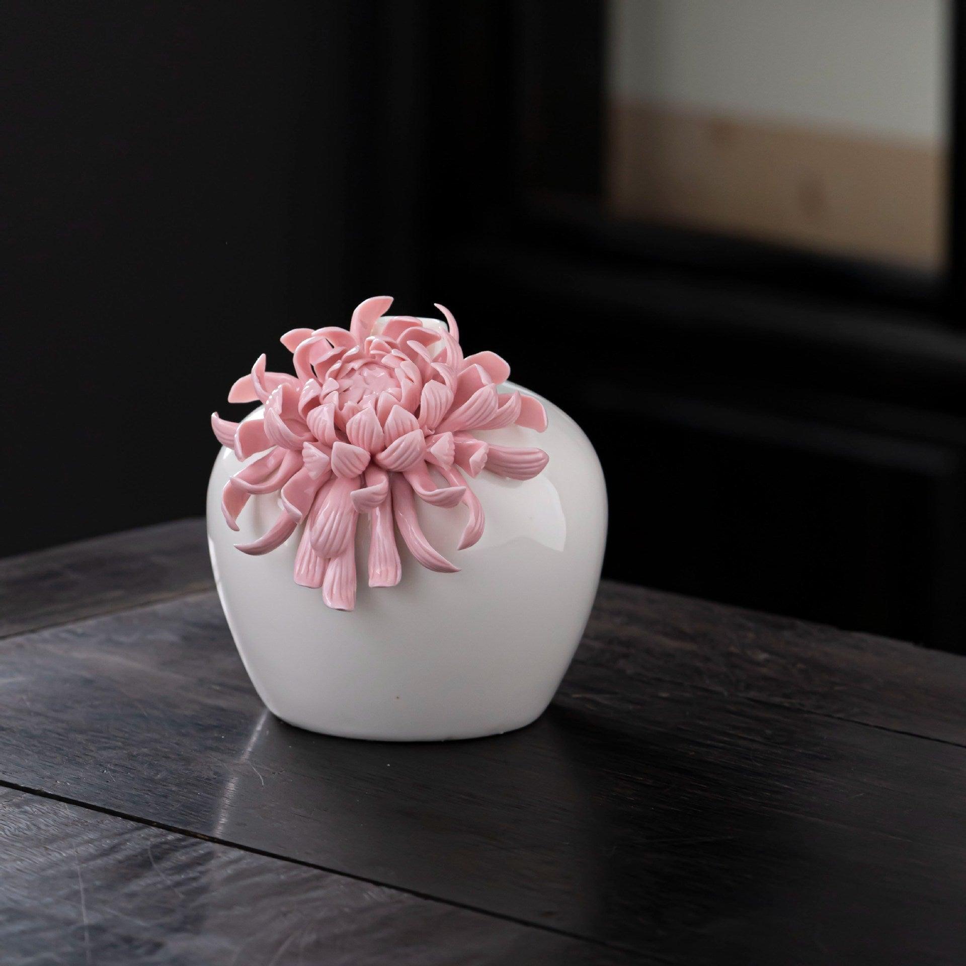 Hand Held Ceramic Flower Vase Pink - Pacisia