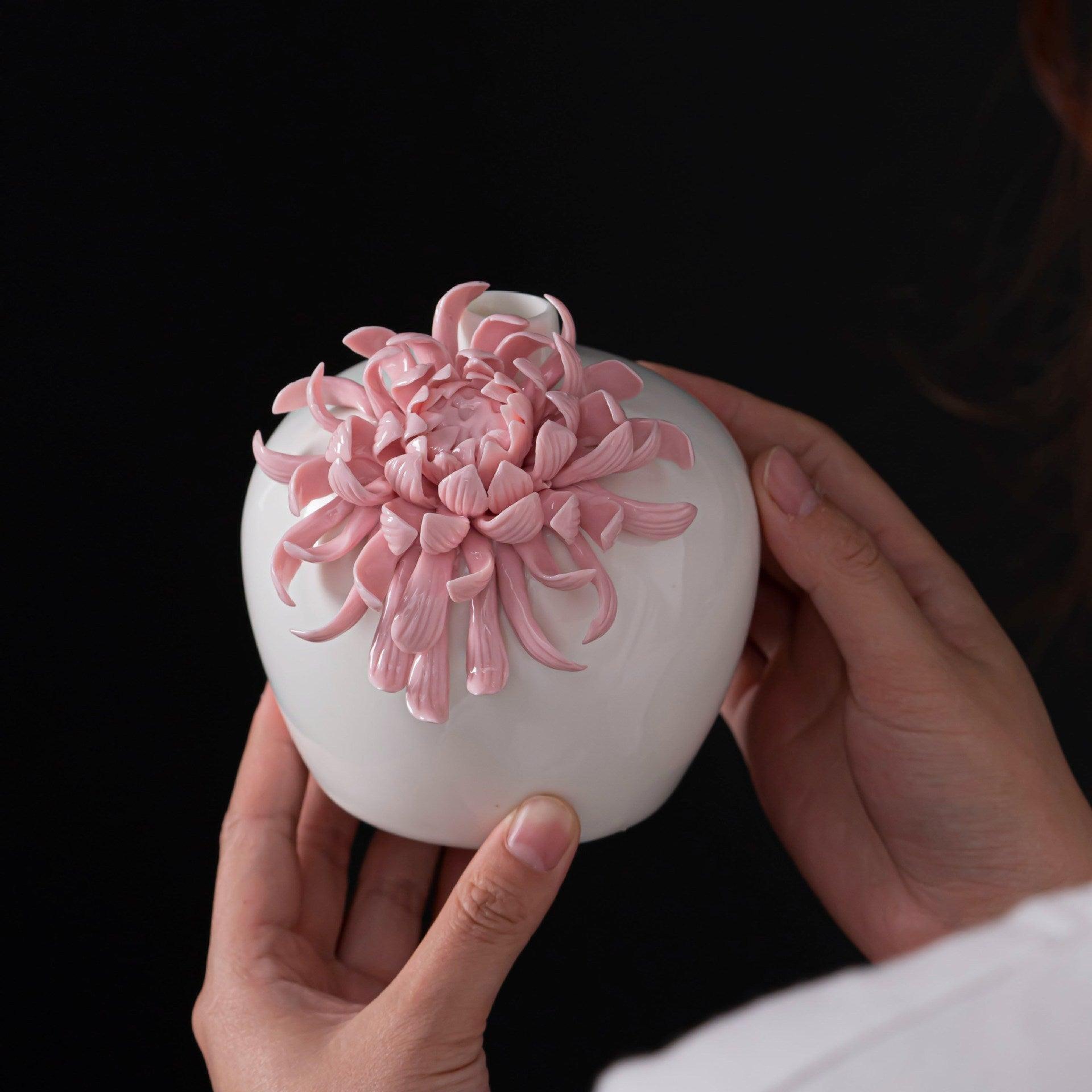 Hand Held Ceramic Flower Vase Pink - Pacisia