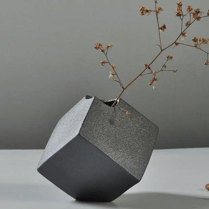 Black Glaze Vase - Pacisia