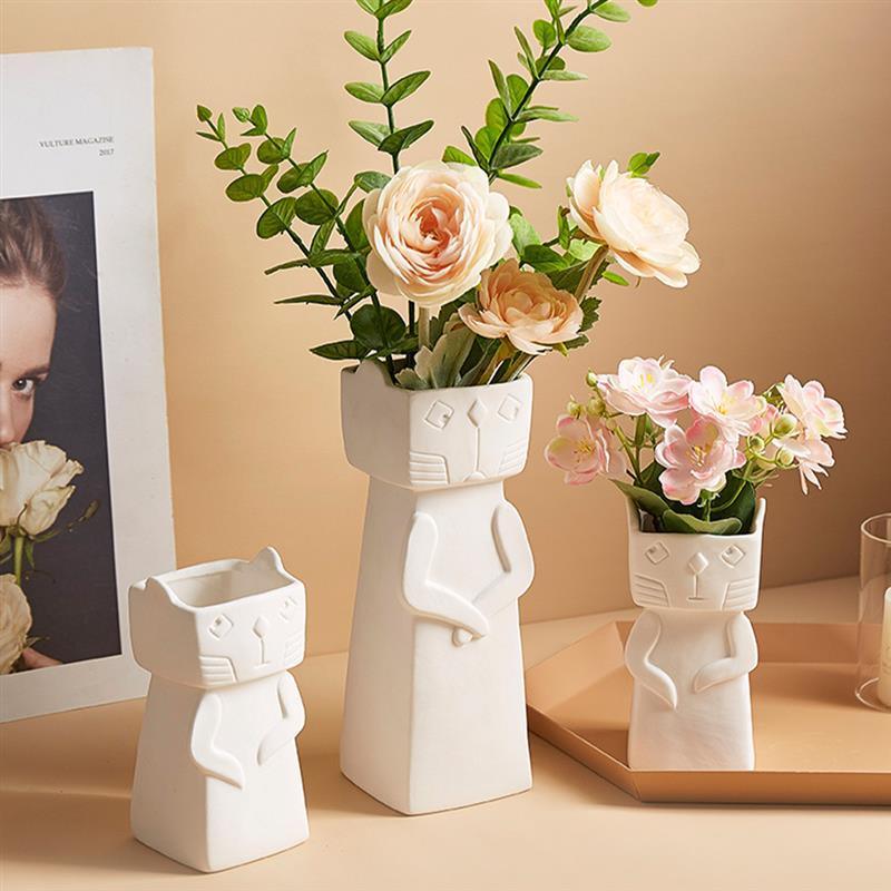 Literary And Modern White Ceramic Small Vase - Pacisia