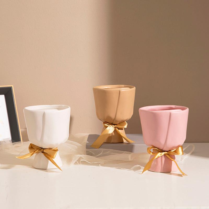 Nordic Style Ceramic Vase With Bouquet Shape - Pacisia