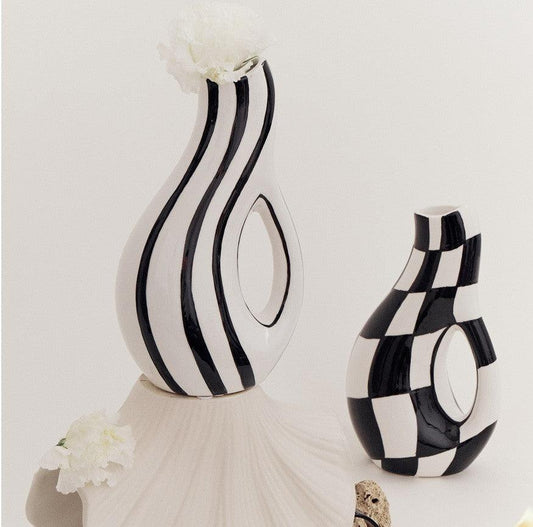 Original Medieval Checkerboard Vase Hand-painted Black And White Ceramics - Pacisia