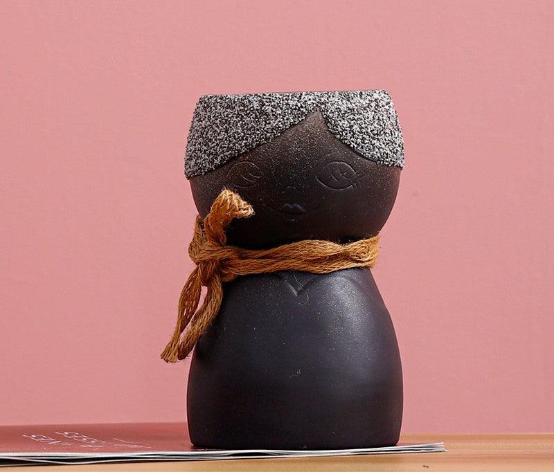 Porcelain Face Vase On Porch Table - Pacisia