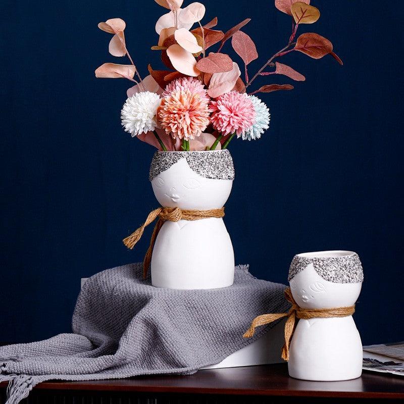 Porcelain Face Vase On Porch Table - Pacisia