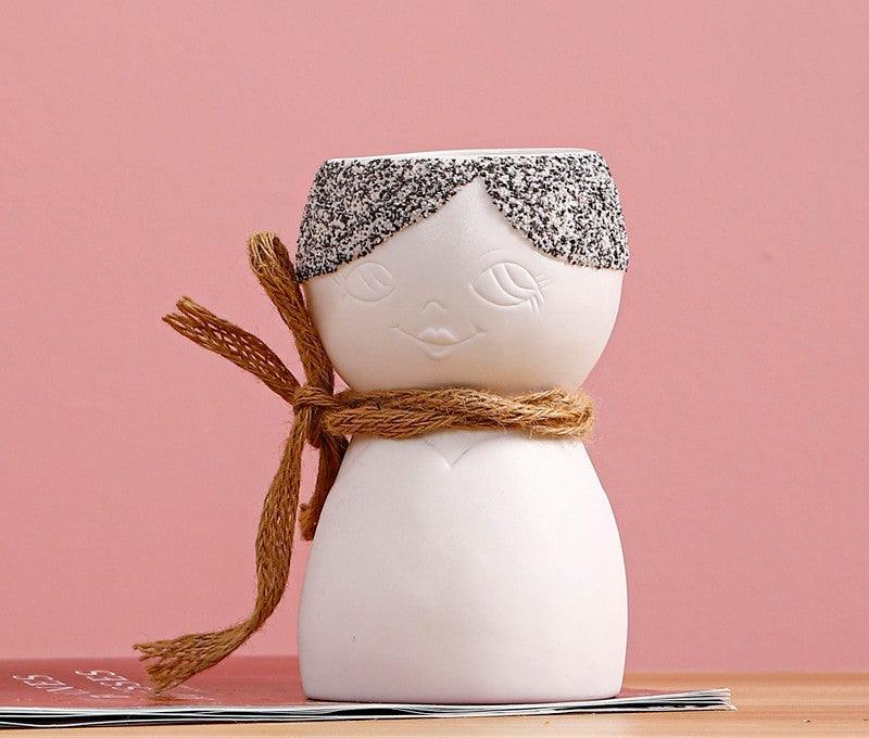 Porcelain Face Vase On Porch Table - Pacisia