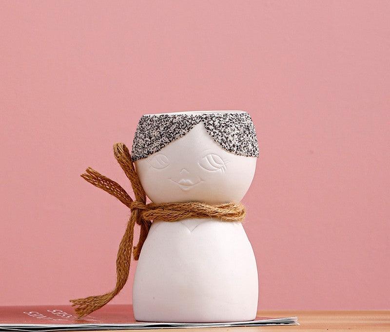 Porcelain Face Vase On Porch Table - Pacisia