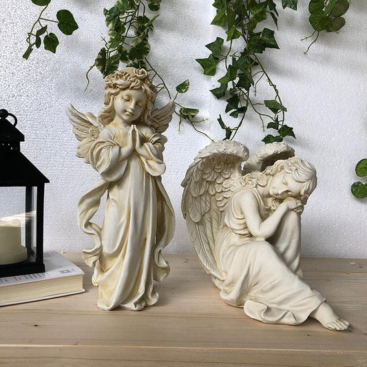 Retro old style girl sculpture small plaster statue - Pacisia