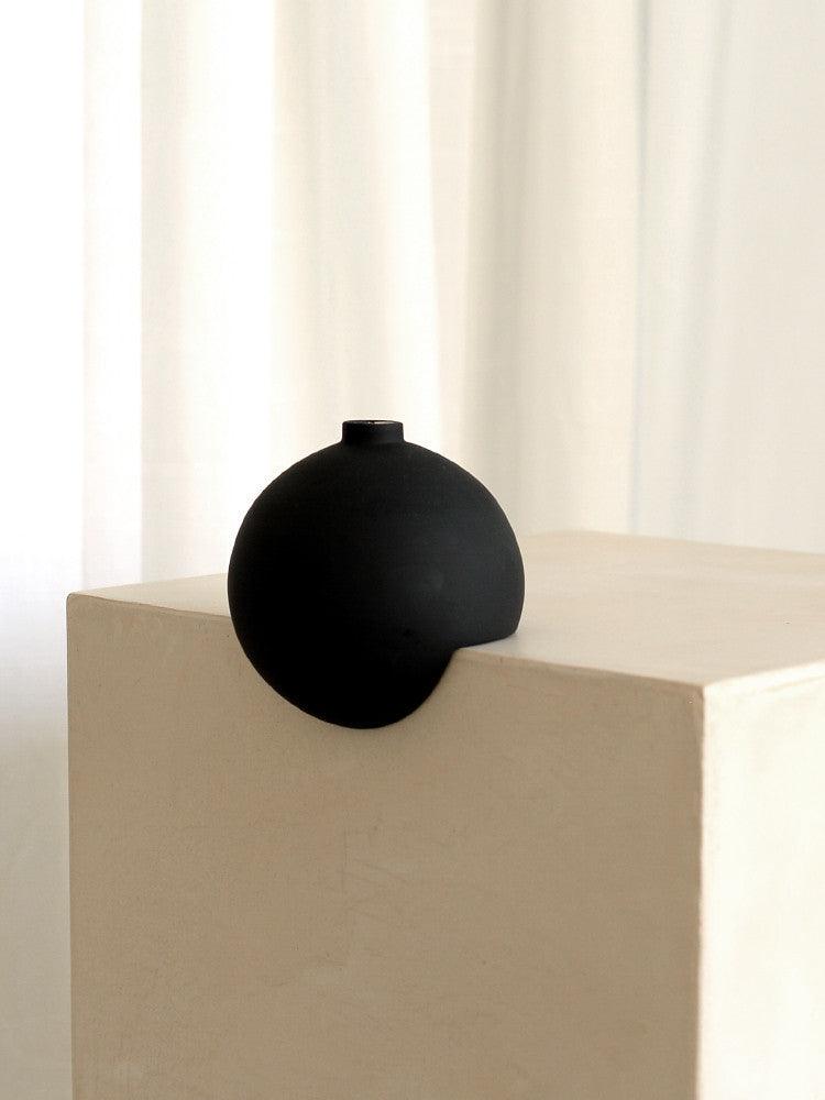 Right-angle Spherical Structure Art Ceramic Ornaments Home Vase Holder - Pacisia