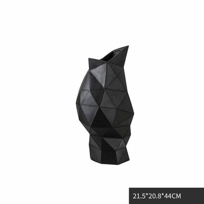 Simple And Modern Resin Abstract Triangle Leather Vase - Pacisia