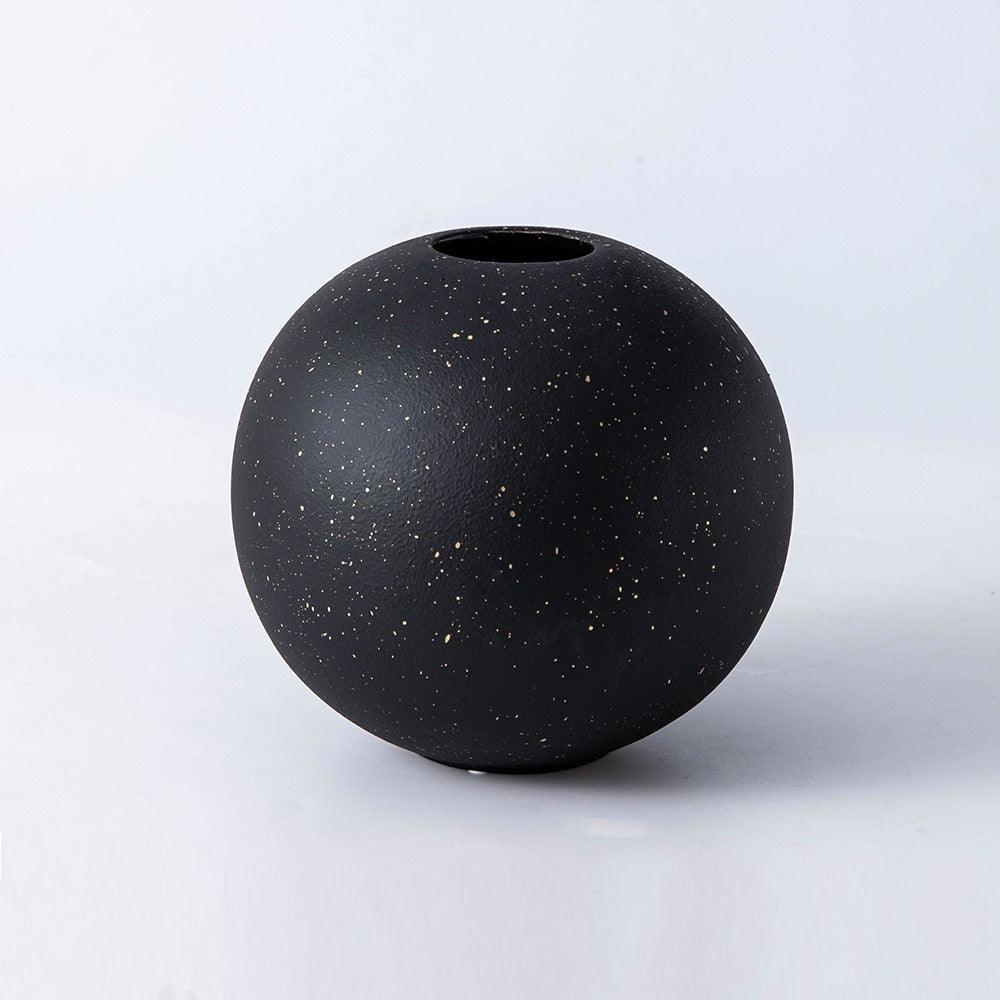 Simple Black And White Round Ceramic Vase Light Luxury Decoration - Pacisia