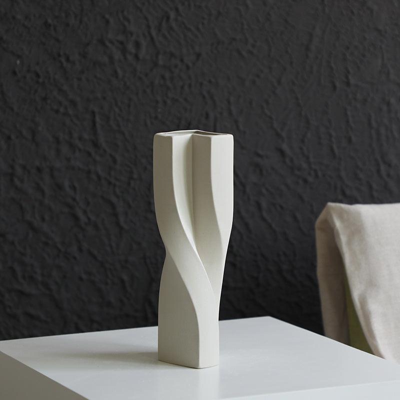 Simple Ceramic Vase With Dried Flowers Ornaments - Pacisia