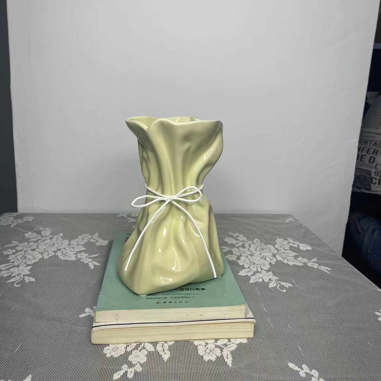 Simple Nordic Style Ceramic Vase - Pacisia