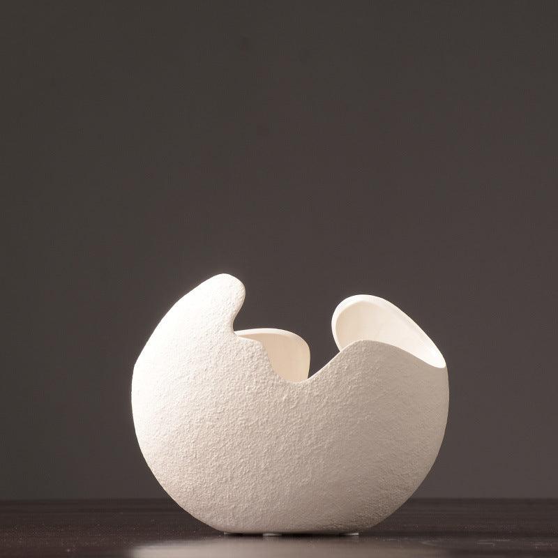 Simple white ceramic vase decoration - Pacisia