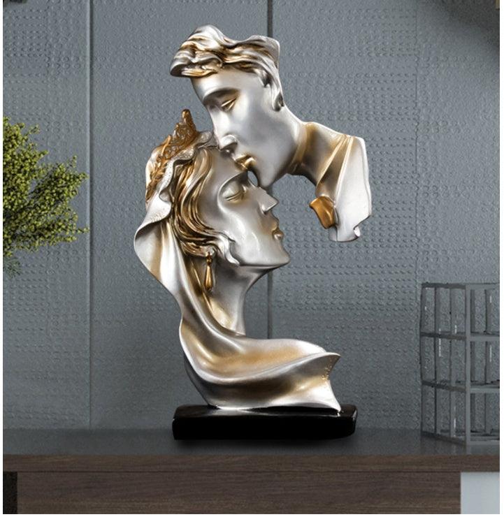 Statue of lovers - Pacisia