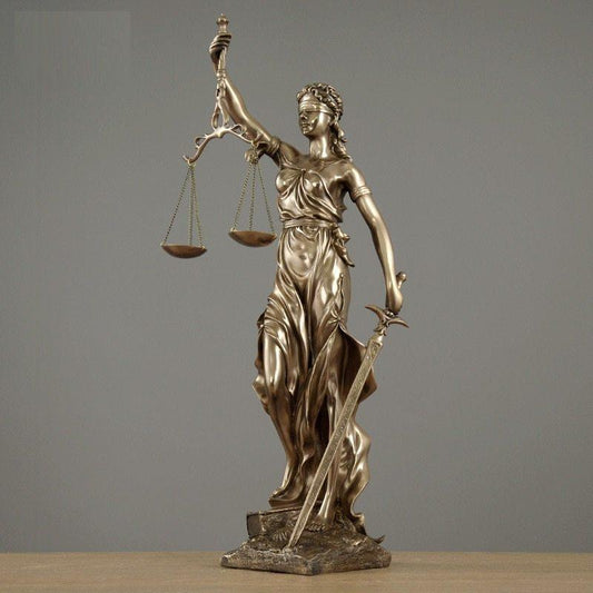 Statue of the goddess of justice - Pacisia