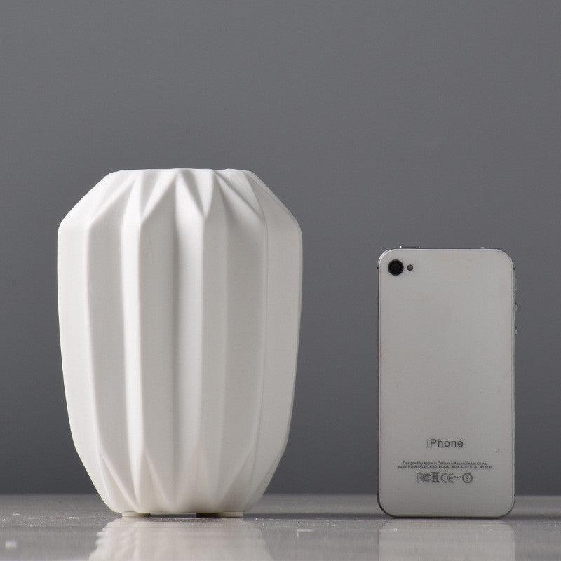 White Ceramic Vase Decoration Fashion - Pacisia